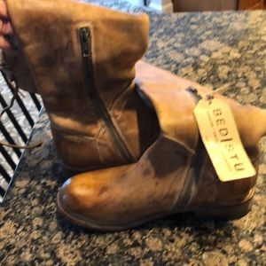 Bedstu Manchester boots. NWT. Size 8.5